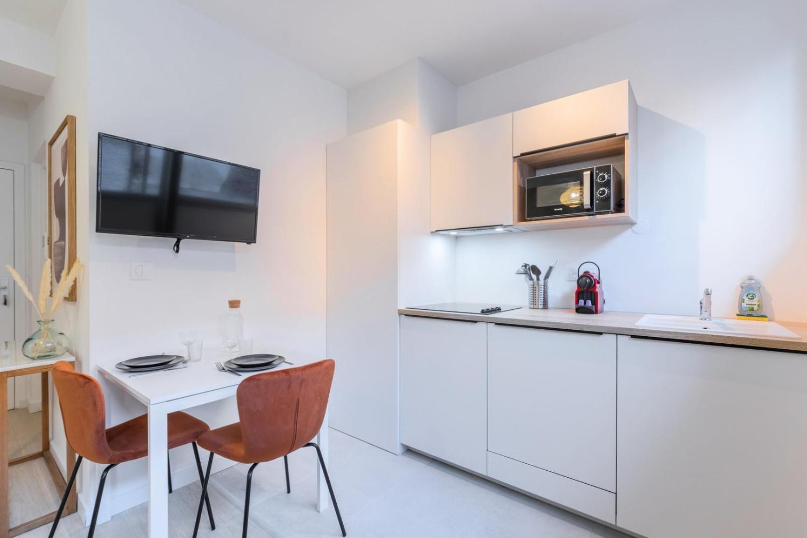 Renovated 1 Bedroom Apartment ليل المظهر الخارجي الصورة